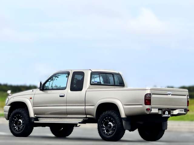 Toyota Hilux 5