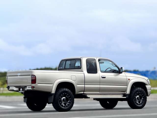 Toyota Hilux 7