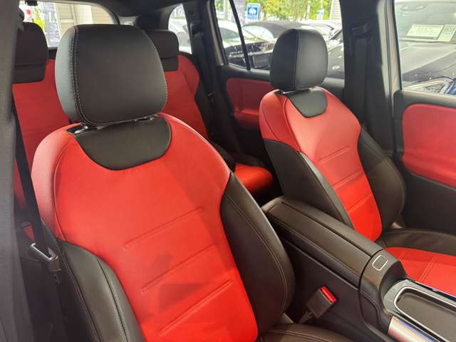 Mercedes-Benz GLB 8