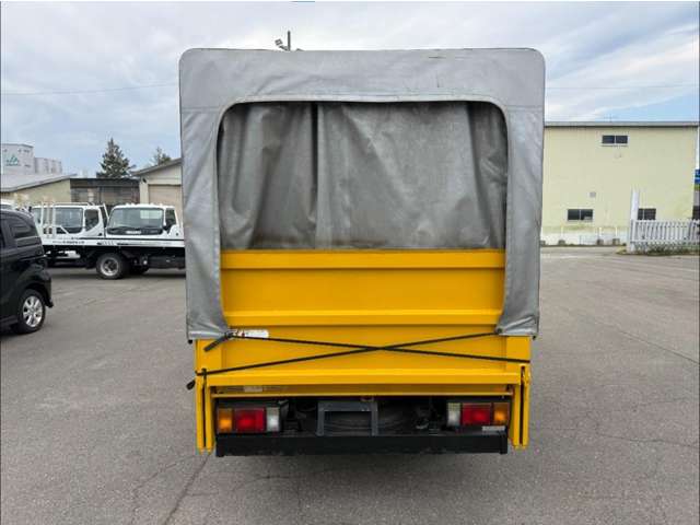 Isuzu Elf 7