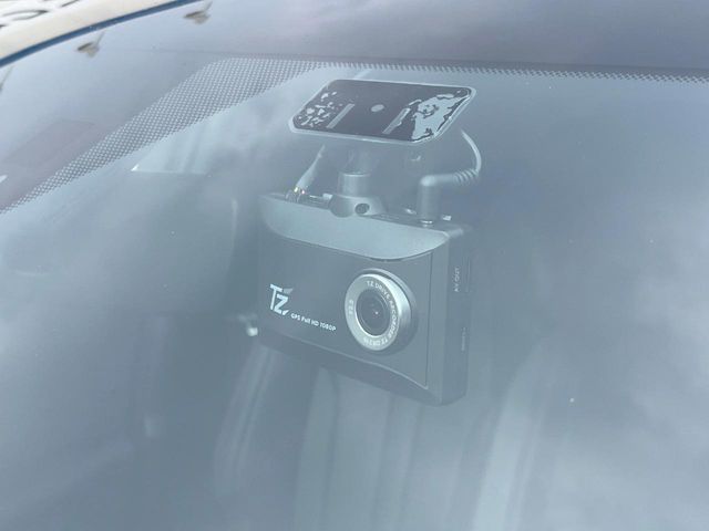 Lexus UX 8