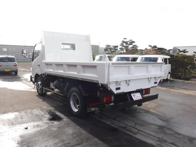Hino Dutro 8