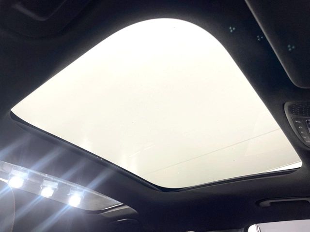 Mercedes-Benz GLB 4