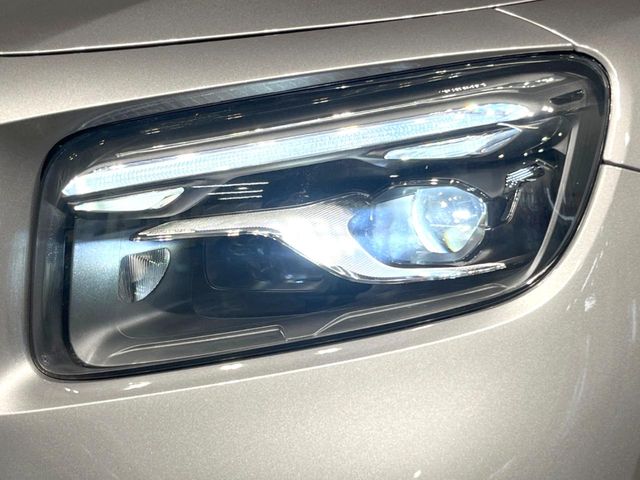 Mercedes-Benz GLB 9