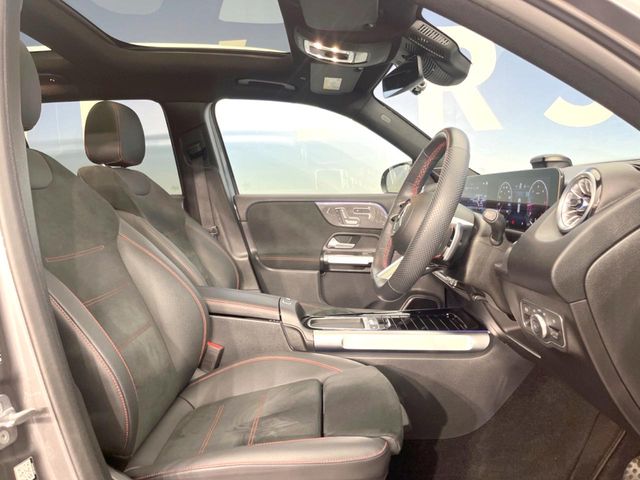 Mercedes-Benz GLB 10