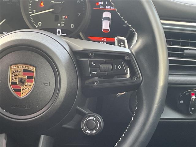 Porsche Macan 9