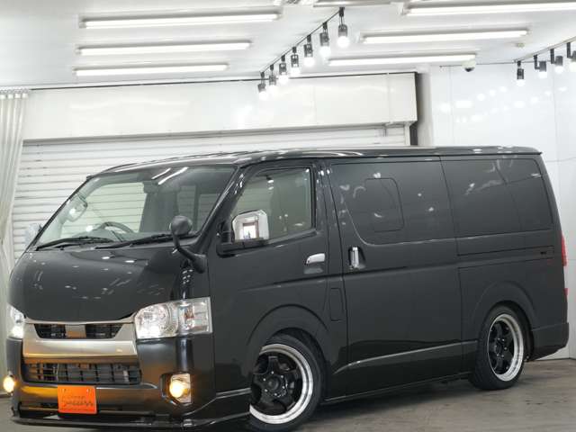 Toyota Hiace Van 11