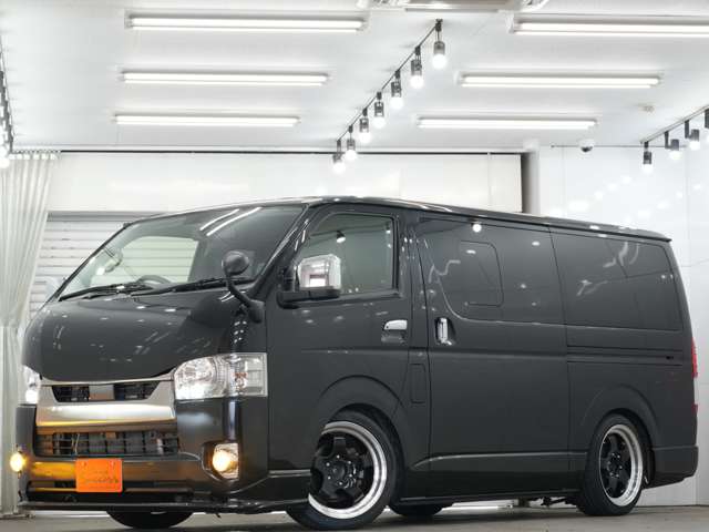 Toyota Hiace Van 12