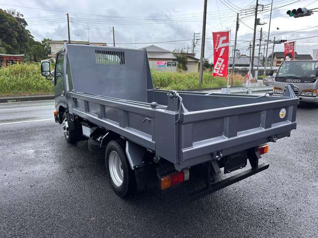 Hino Dutro 11