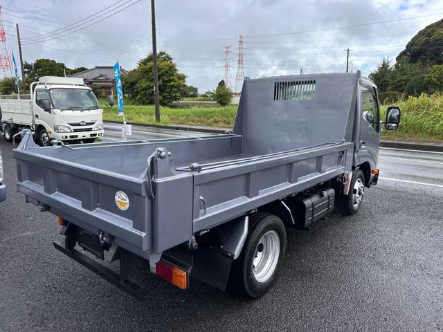 Hino Dutro 10