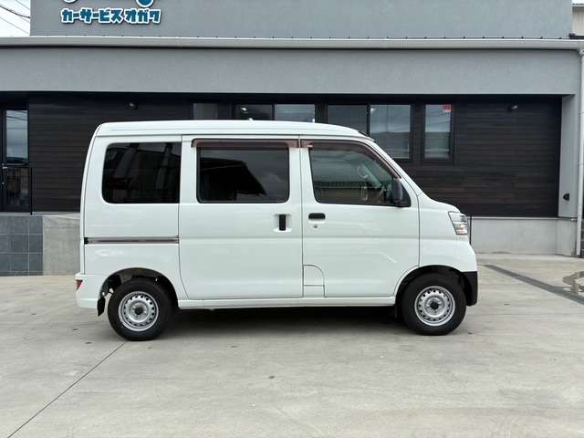 Daihatsu Hijet Cargo 6