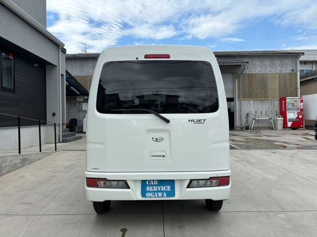 Daihatsu Hijet Cargo 8