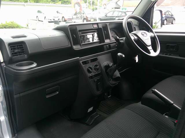 Daihatsu Hijet Deck Van 7