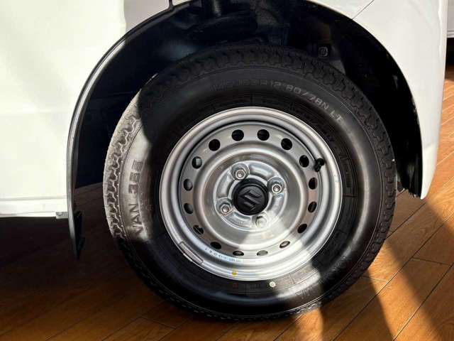 Suzuki Every 12