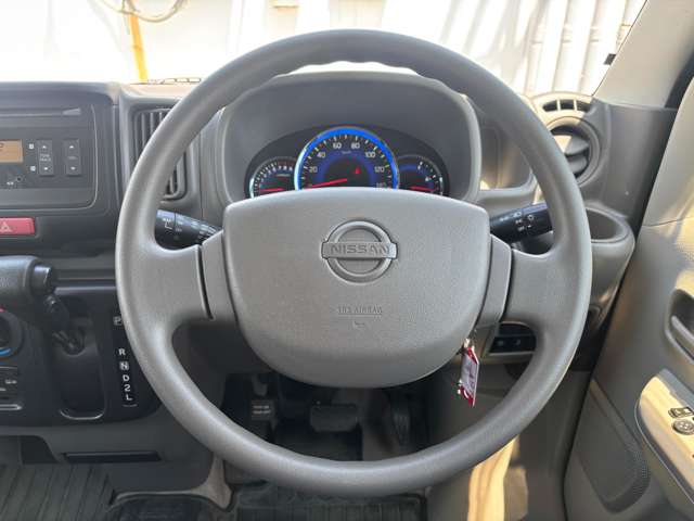 Nissan NV100 Clipper 11