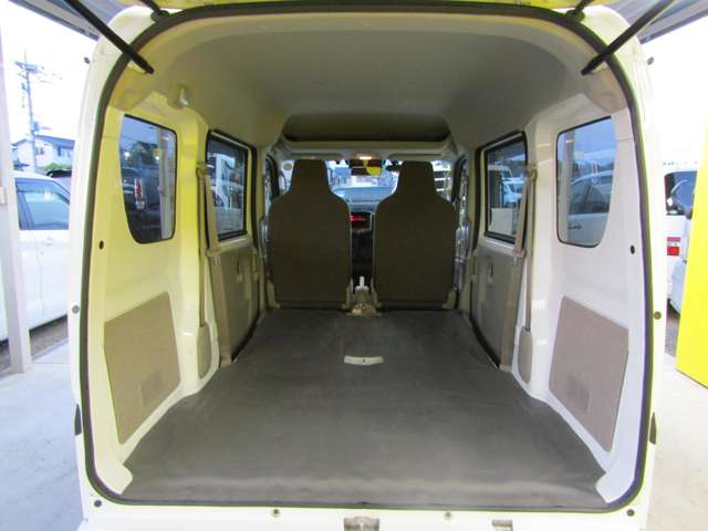 Nissan NV100 Clipper 10