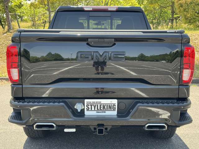 GMC Sierra 4