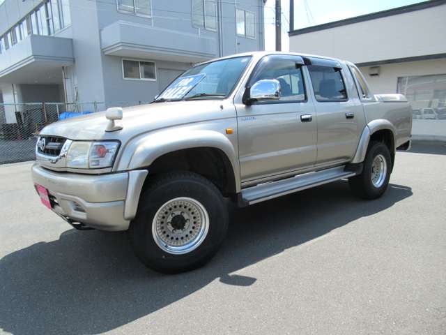 Toyota Hilux 2