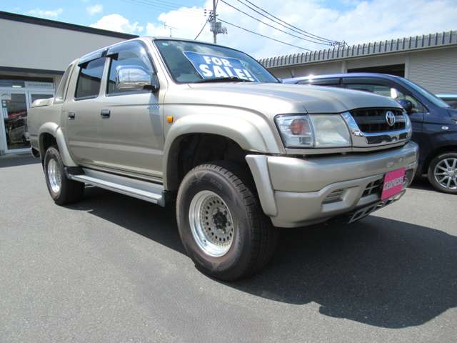 Toyota Hilux 4