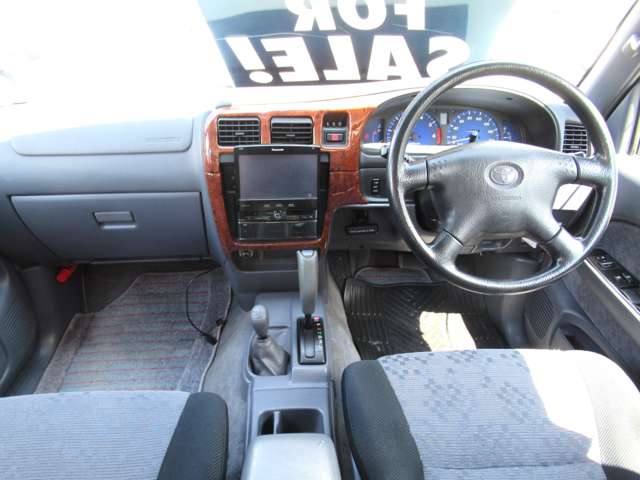 Toyota Hilux 9