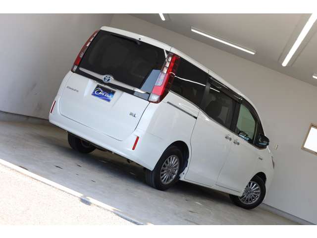 Toyota Esquire 12
