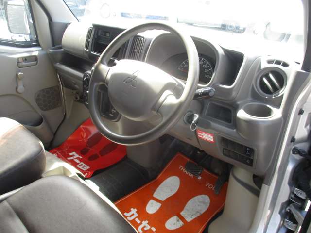 Mitsubishi Minicab Van 9
