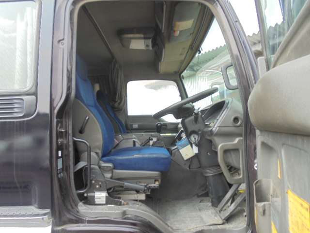 Isuzu Giga 12