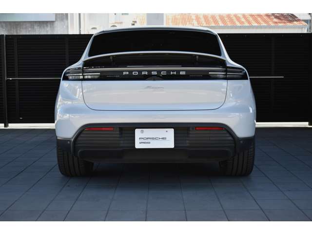 Porsche Macan 11