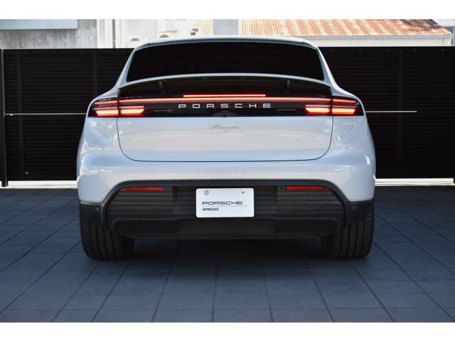 Porsche Macan 12