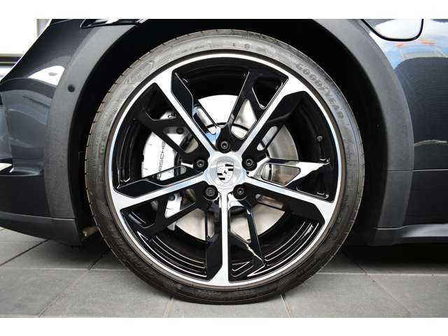 Porsche Taycan Cross Turismo 12