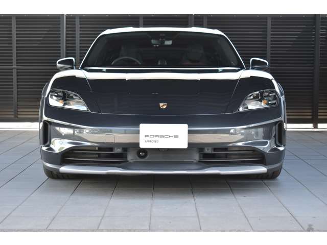 Porsche Taycan Cross Turismo 3