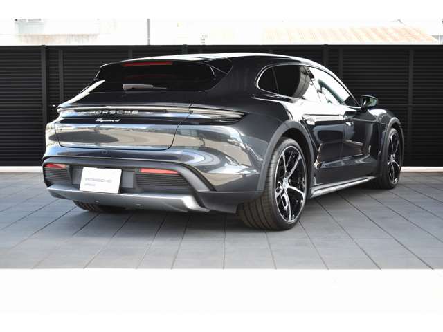 Porsche Taycan Cross Turismo 6
