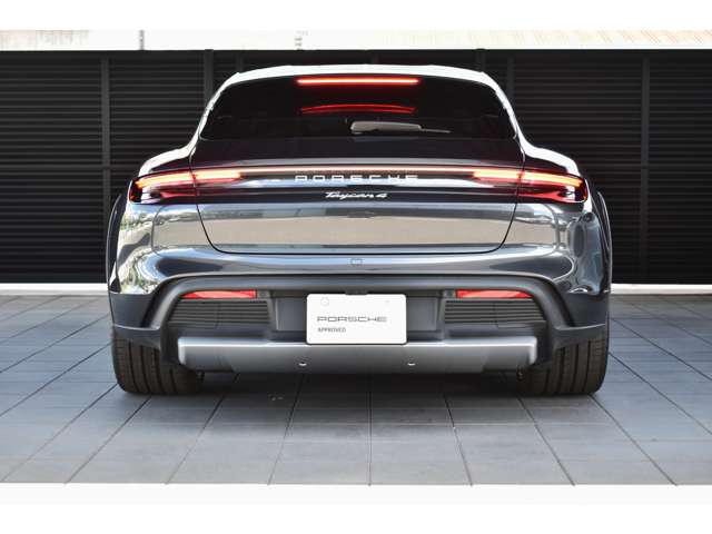 Porsche Taycan Cross Turismo 9