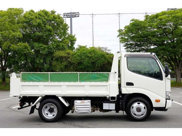Hino Dutro 11