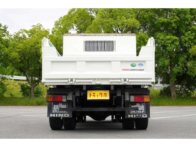 Hino Dutro 12
