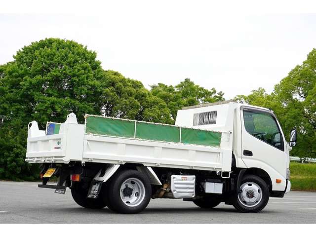 Hino Dutro 2
