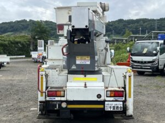 Isuzu Elf 5