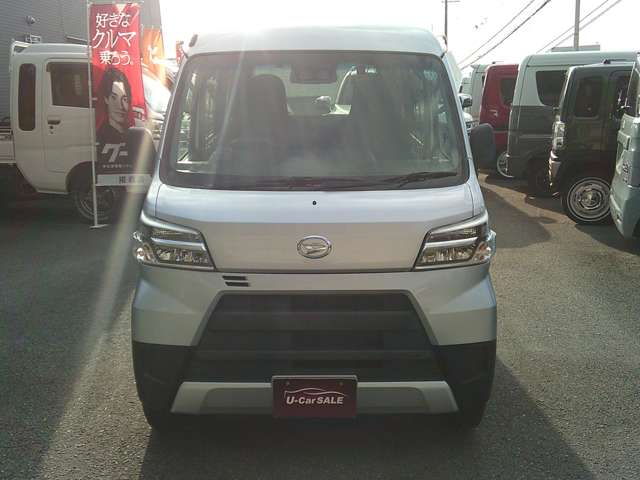 Daihatsu Hijet Cargo 3