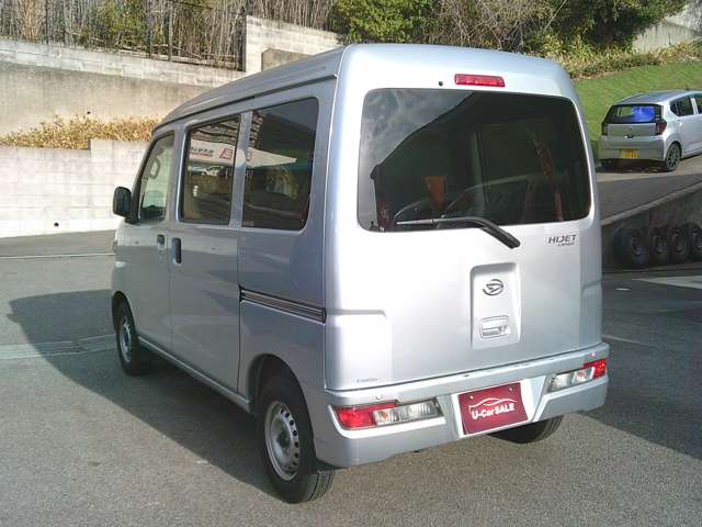Daihatsu Hijet Cargo 5