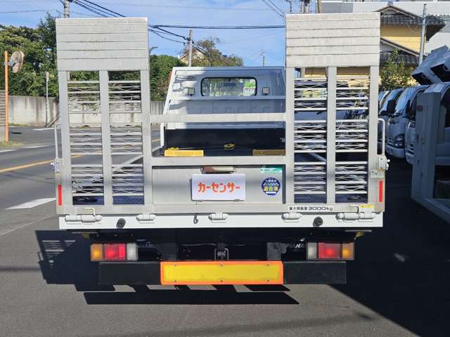 Isuzu Elf 7