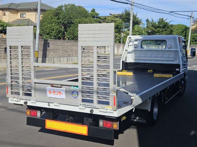 Isuzu Elf 8