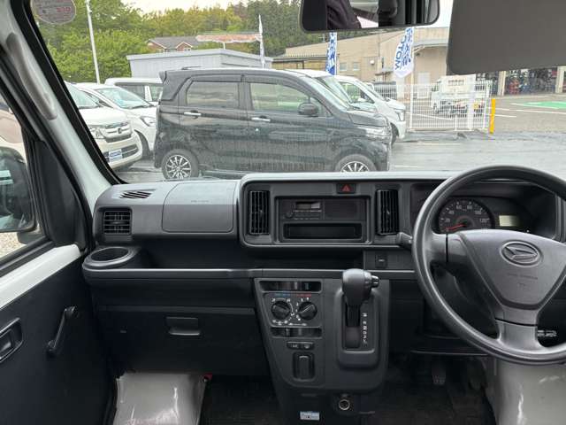 Daihatsu Hijet Cargo 11