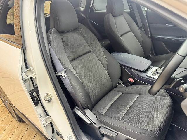 Mazda CX-30 11