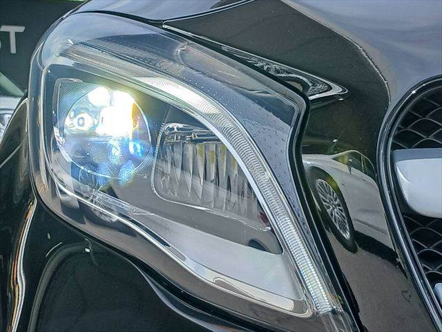 Mercedes-Benz GLA-Class 11