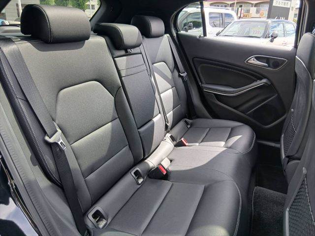 Mercedes-Benz GLA-Class 8