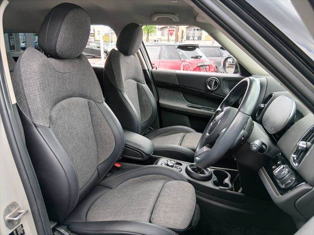 MINI Crossover 7