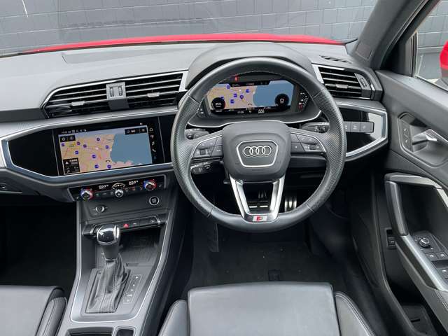 Audi Q3 9
