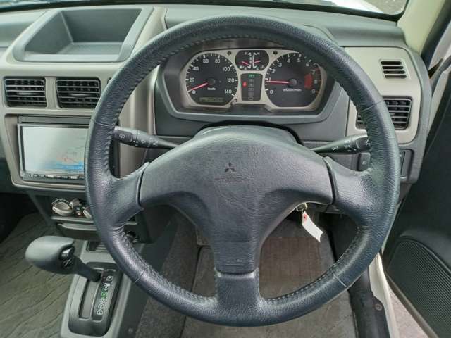 Mitsubishi Pajero Mini 12