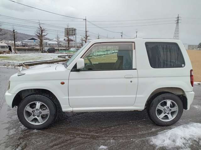 Mitsubishi Pajero Mini 4