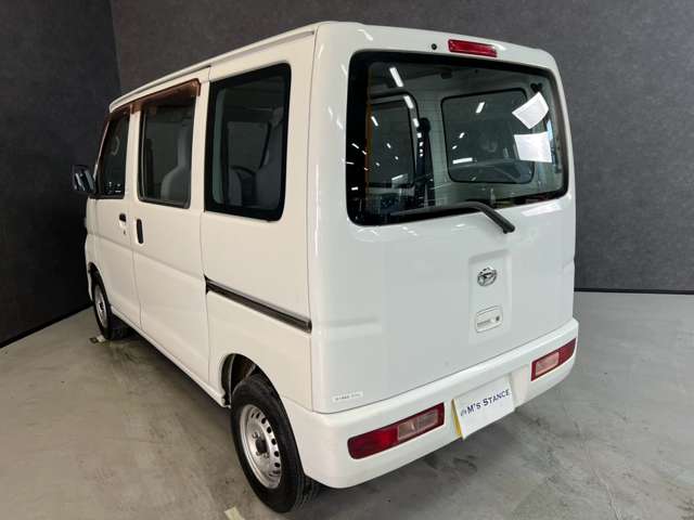 Daihatsu Hijet Cargo 11